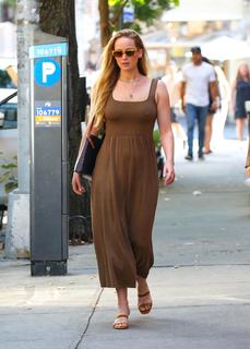 Jennifer Lawrence feet photo thumbnail