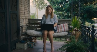Jennifer Lawrence feet photo thumbnail
