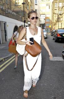 Jennifer Lawrence feet photo thumbnail