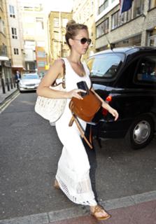 Jennifer Lawrence feet photo thumbnail