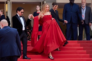 Jennifer Lawrence feet photo thumbnail