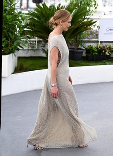 Jennifer Lawrence feet photo thumbnail