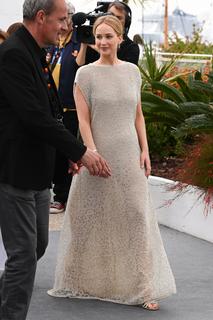 Jennifer Lawrence feet photo thumbnail
