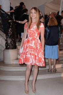 Jennifer Lawrence feet photo thumbnail