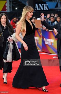 Jennifer Lawrence feet photo thumbnail