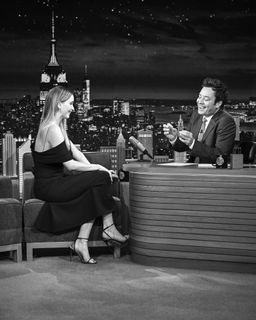 Jennifer Lawrence feet photo thumbnail