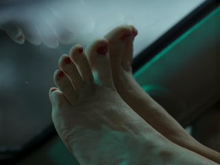 Jennifer Lawrence feet photo 17