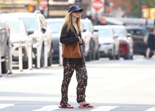 Jennifer Lawrence feet photo 16