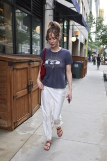 Jennifer Lawrence feet photo 4