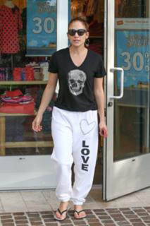 Jennifer Lopez feet photo thumbnail