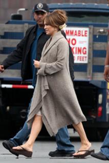 Jennifer Lopez feet photo thumbnail