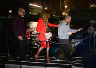 Jennifer Lopez feet photo thumbnail