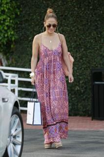 Jennifer Lopez feet photo thumbnail