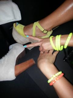 Jennifer Lopez feet photo thumbnail