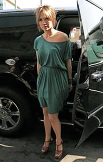 Jennifer Lopez feet photo thumbnail