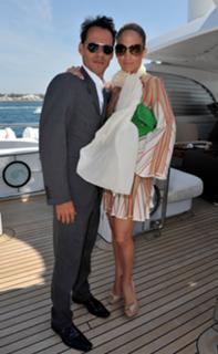 Jennifer Lopez feet photo thumbnail