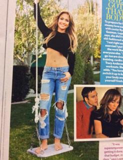 Jennifer Lopez feet photo thumbnail