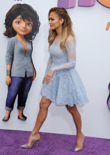 Jennifer Lopez feet photo thumbnail