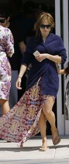 Jennifer Lopez feet photo thumbnail