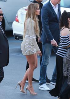 Jennifer Lopez feet photo thumbnail