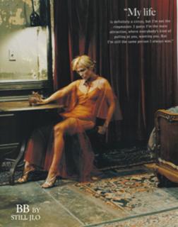 Jennifer Lopez feet photo thumbnail