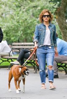 Jennifer Lopez feet photo thumbnail