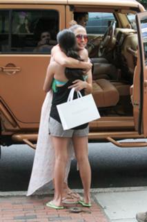 Jennifer Lopez feet photo thumbnail