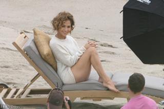 Jennifer Lopez feet photo thumbnail