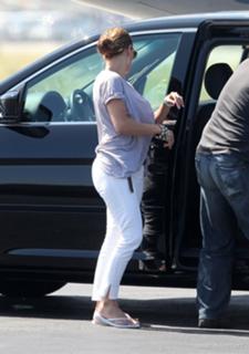 Jennifer Lopez feet photo thumbnail