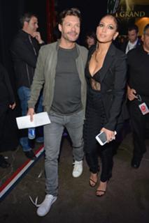 Jennifer Lopez feet photo thumbnail