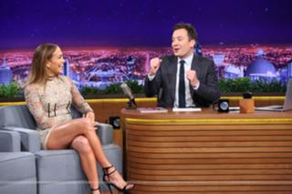 Jennifer Lopez feet photo thumbnail