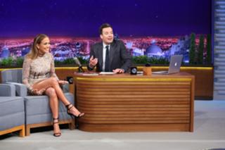 Jennifer Lopez feet photo thumbnail