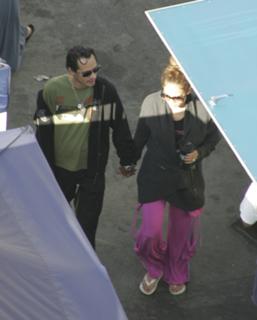Jennifer Lopez feet photo thumbnail