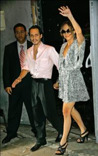 Jennifer Lopez feet photo thumbnail
