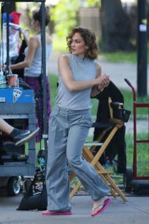 Jennifer Lopez feet photo thumbnail