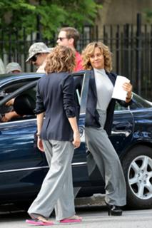 Jennifer Lopez feet photo thumbnail