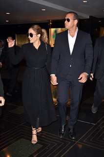 Jennifer Lopez feet photo thumbnail