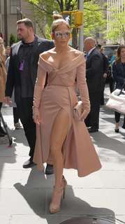 Jennifer Lopez feet photo thumbnail