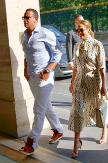 Jennifer Lopez feet photo thumbnail