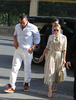 Jennifer Lopez feet photo thumbnail