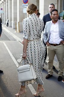 Jennifer Lopez feet photo thumbnail