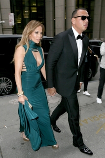 Jennifer Lopez feet photo thumbnail