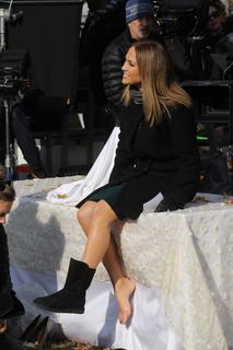 Jennifer Lopez feet photo thumbnail