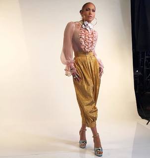 Jennifer Lopez feet photo thumbnail