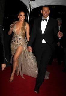 Jennifer Lopez feet photo thumbnail