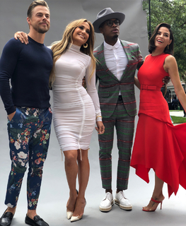 Jennifer Lopez feet photo thumbnail