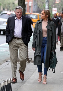 Jennifer Lopez feet photo thumbnail