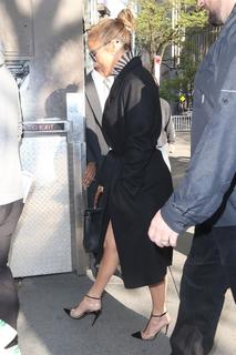 Jennifer Lopez feet photo thumbnail