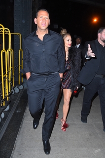 Jennifer Lopez feet photo thumbnail