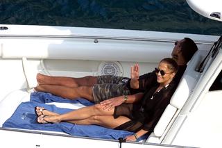 Jennifer Lopez feet photo thumbnail